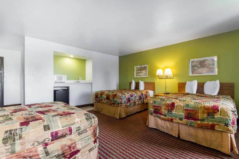 Econo Lodge Madison Exterior foto